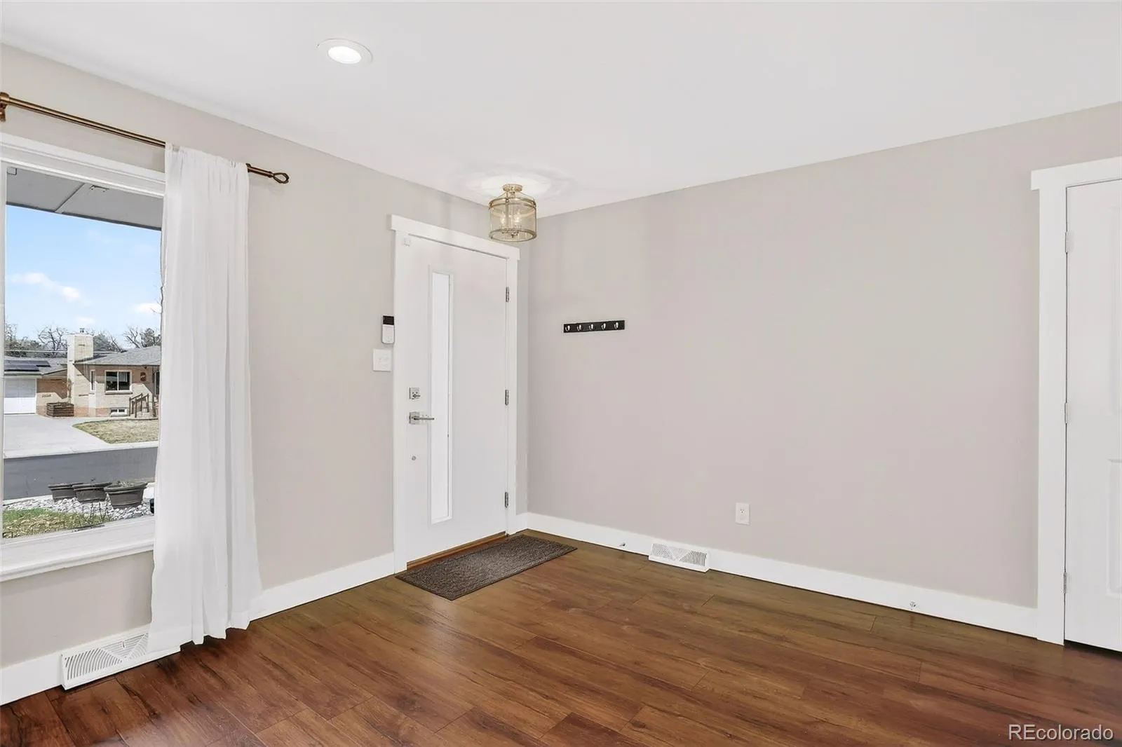 6174 S Fairfield Street Littleton CO 80120 MLS #REC9087318 05222026000706 1600 14