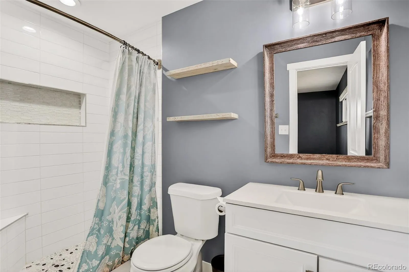 6174 S Fairfield Street Littleton CO 80120 MLS #REC9087318 05222026000706 1600 19