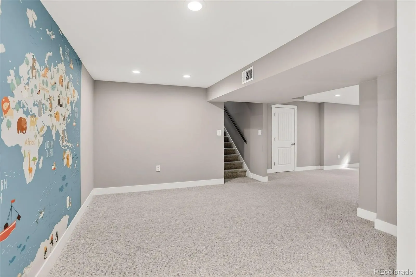 6174 S Fairfield Street Littleton CO 80120 MLS #REC9087318 05222026000706 1600 31