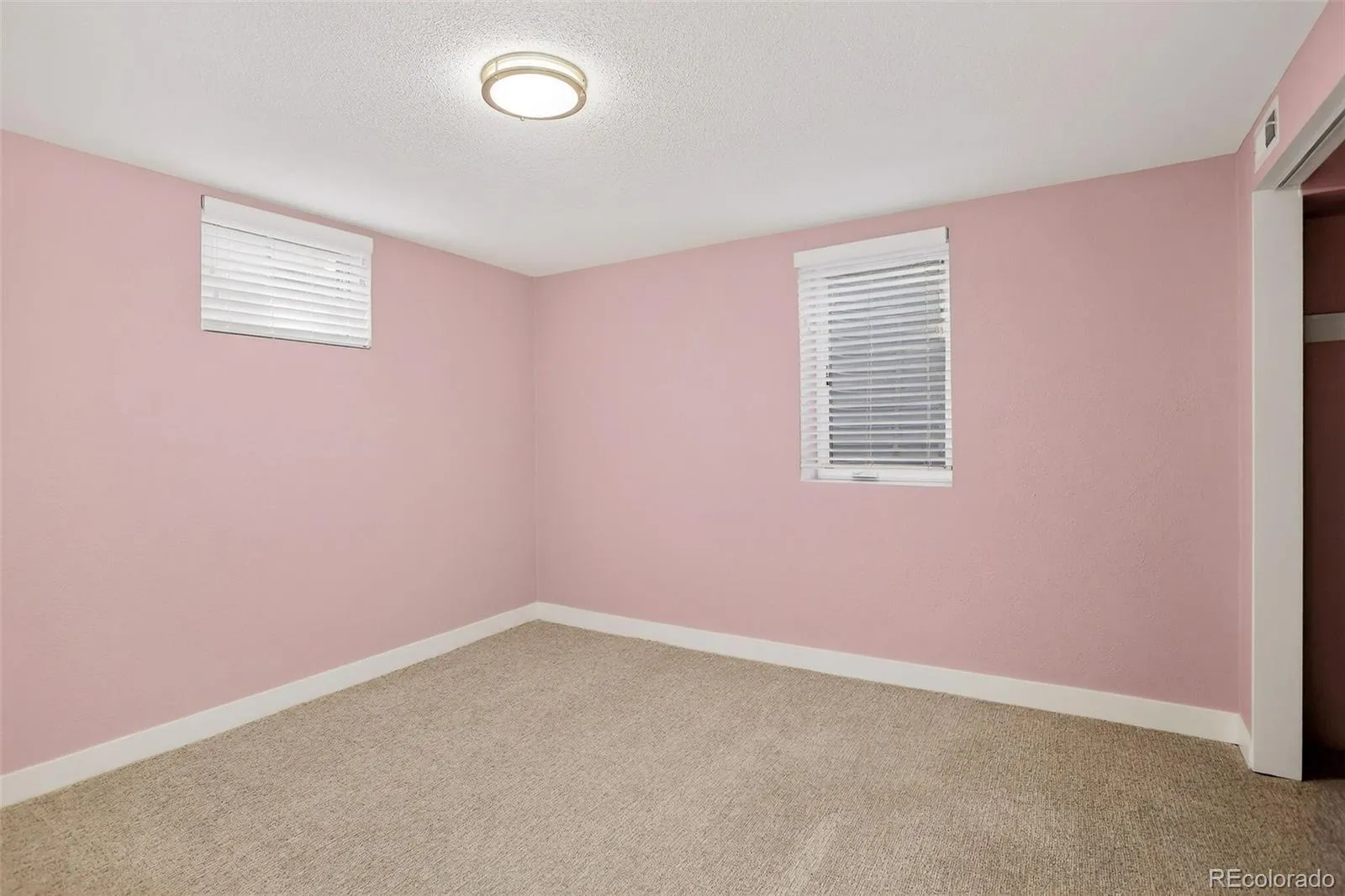 6174 S Fairfield Street Littleton CO 80120 MLS #REC9087318 05222026000706 1600 33