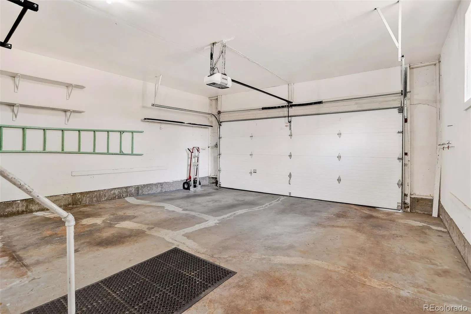6174 S Fairfield Street Littleton CO 80120 MLS #REC9087318 05222026000706 1600 37