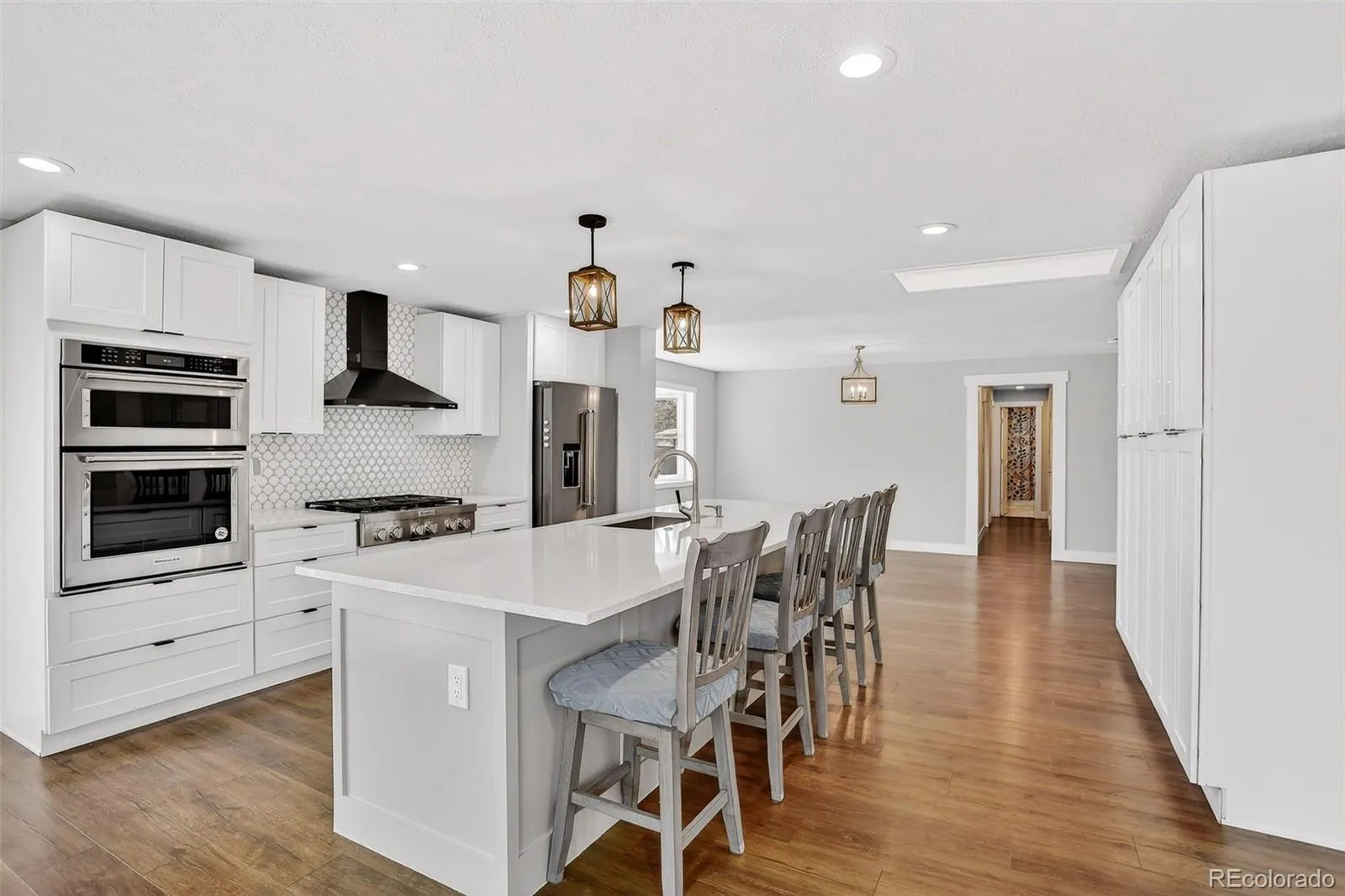 6174 S Fairfield Street Littleton CO 80120 MLS #REC9087318 05222026000706 1600 4