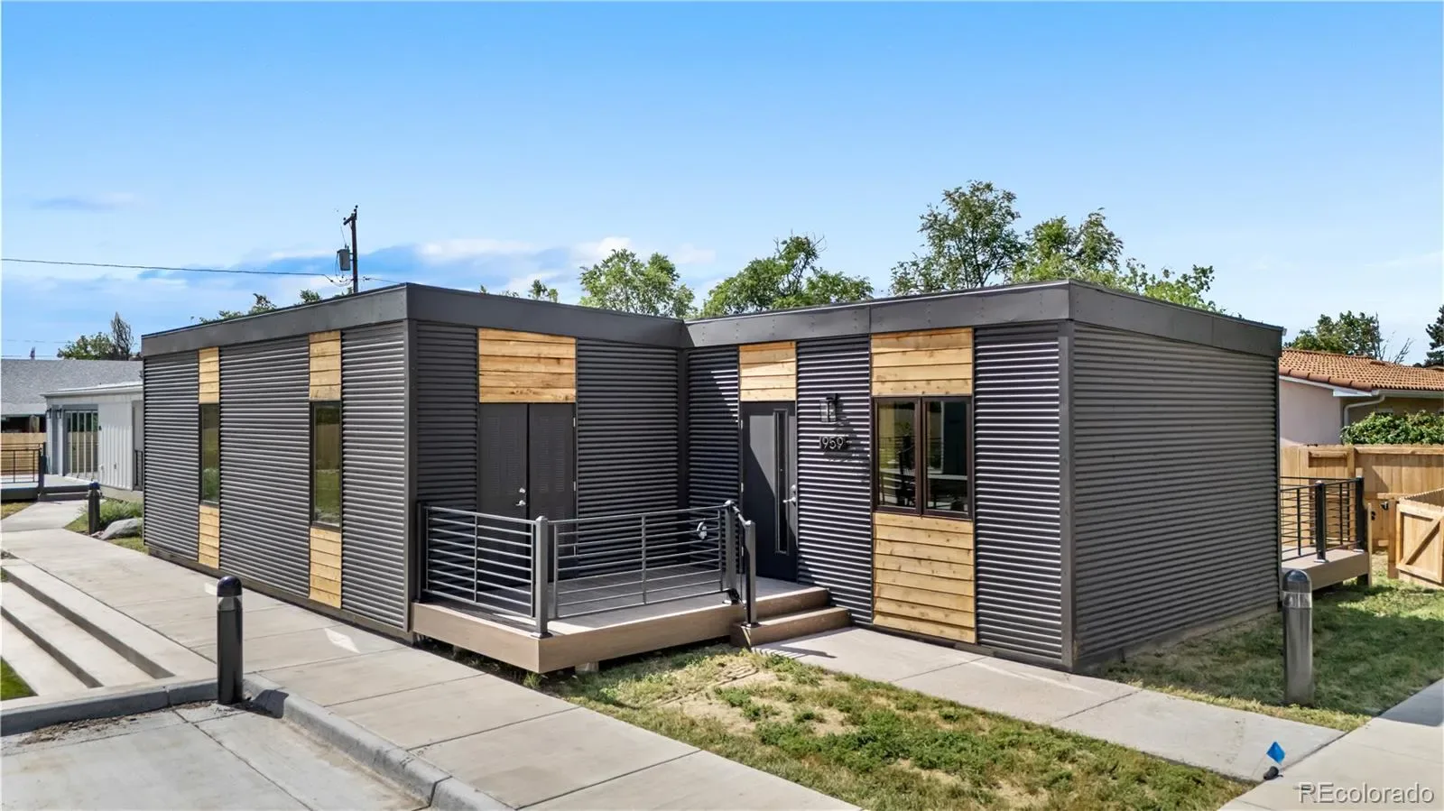1959 Blackhawk Street Aurora CO 80011 MLS #REC9087951 03292026160124 1600 0