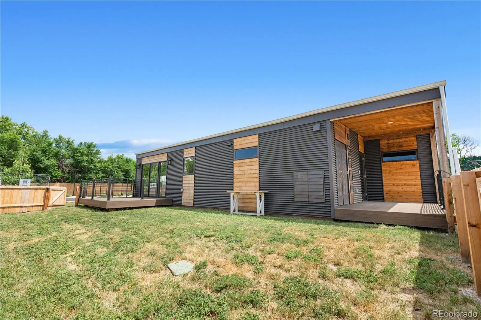 1959 Blackhawk Street Aurora CO 80011 MLS #REC9087951 03292026160124 1600 17