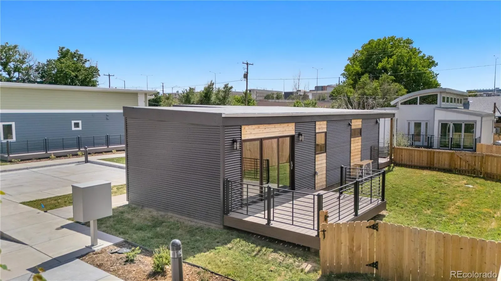 1959 Blackhawk Street Aurora CO 80011 MLS #REC9087951 03292026160124 1600 19