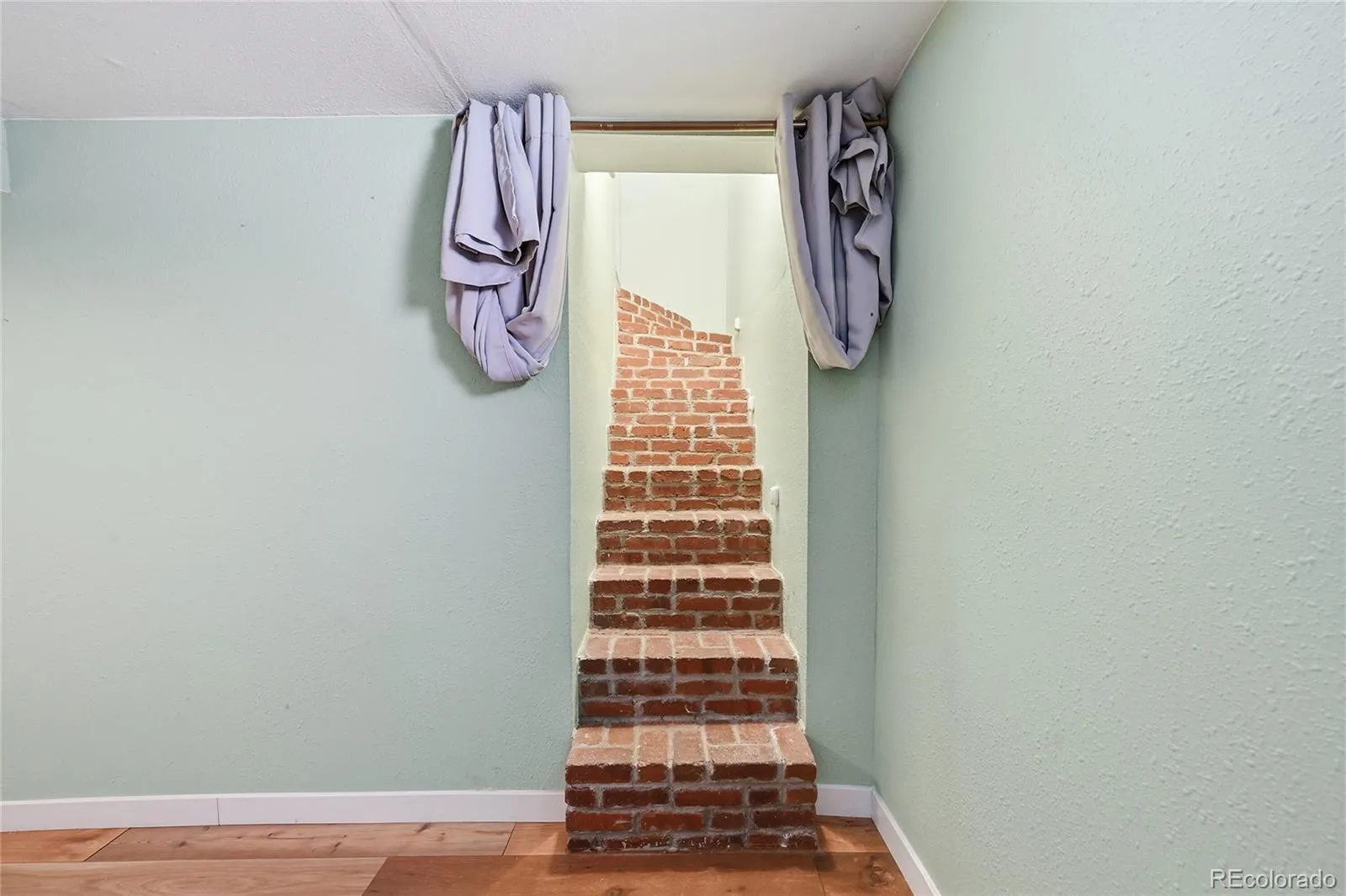 04262026013628 1600 22