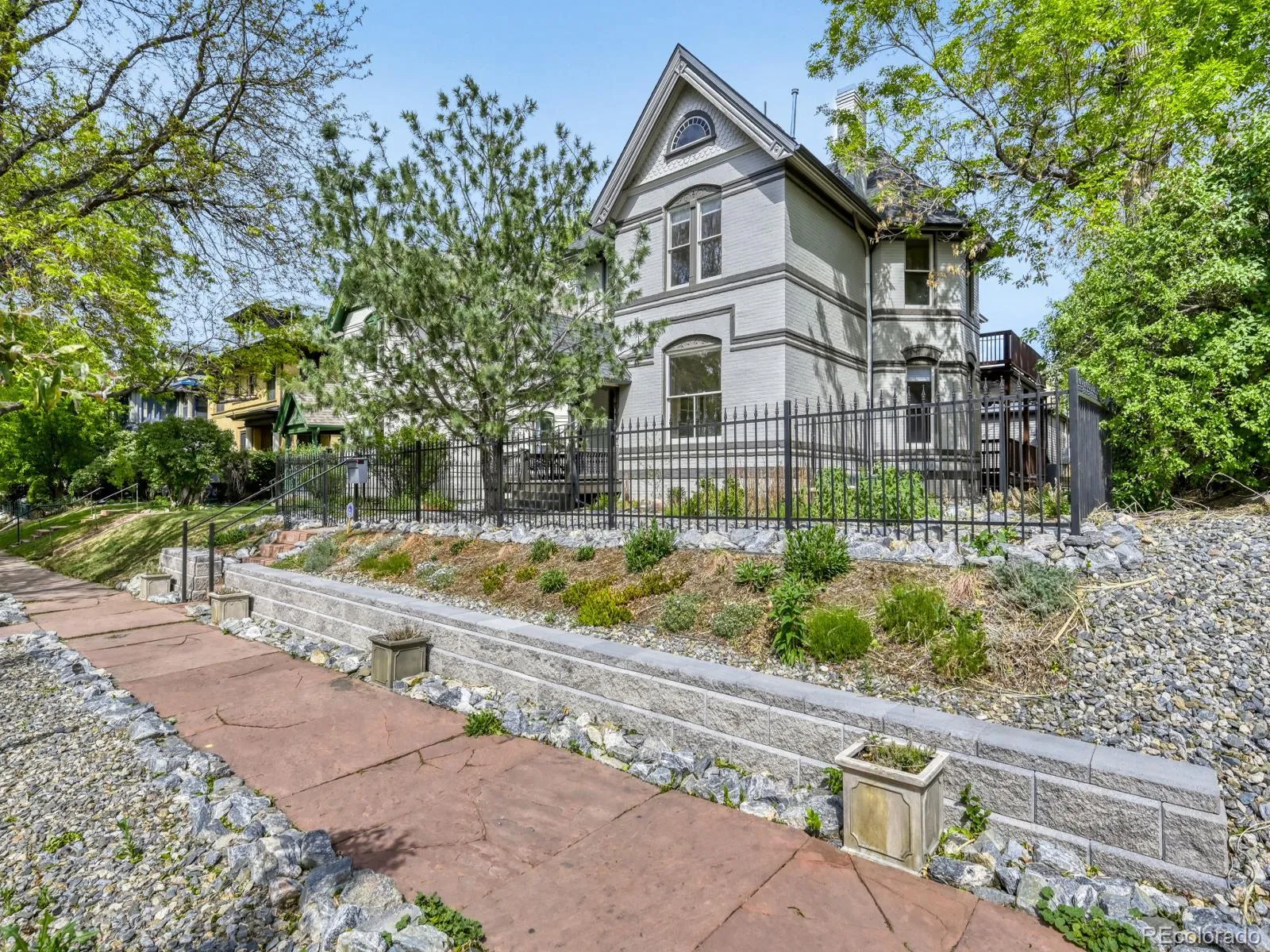 1350 Gaylord Street Denver CO 80206 MLS #REC9091118 04252026002806 1600 25