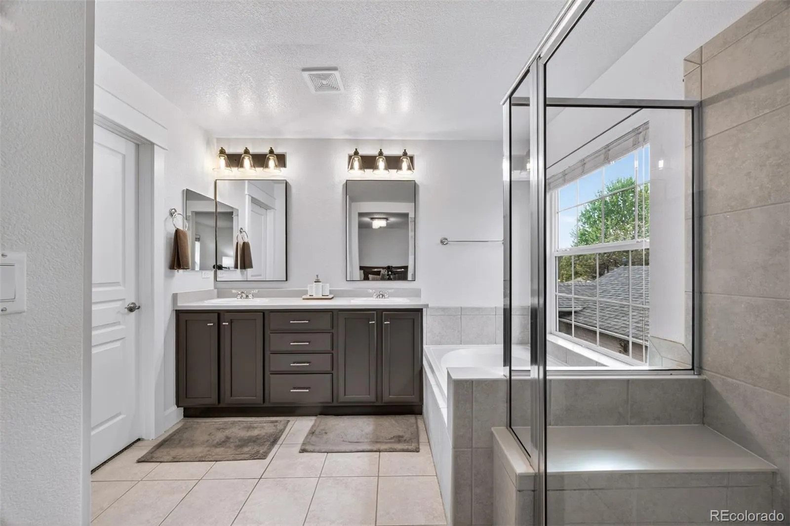 2651 N Valentia Street Denver CO 80238 MLS #REC9092307 05082026155750 1600 29