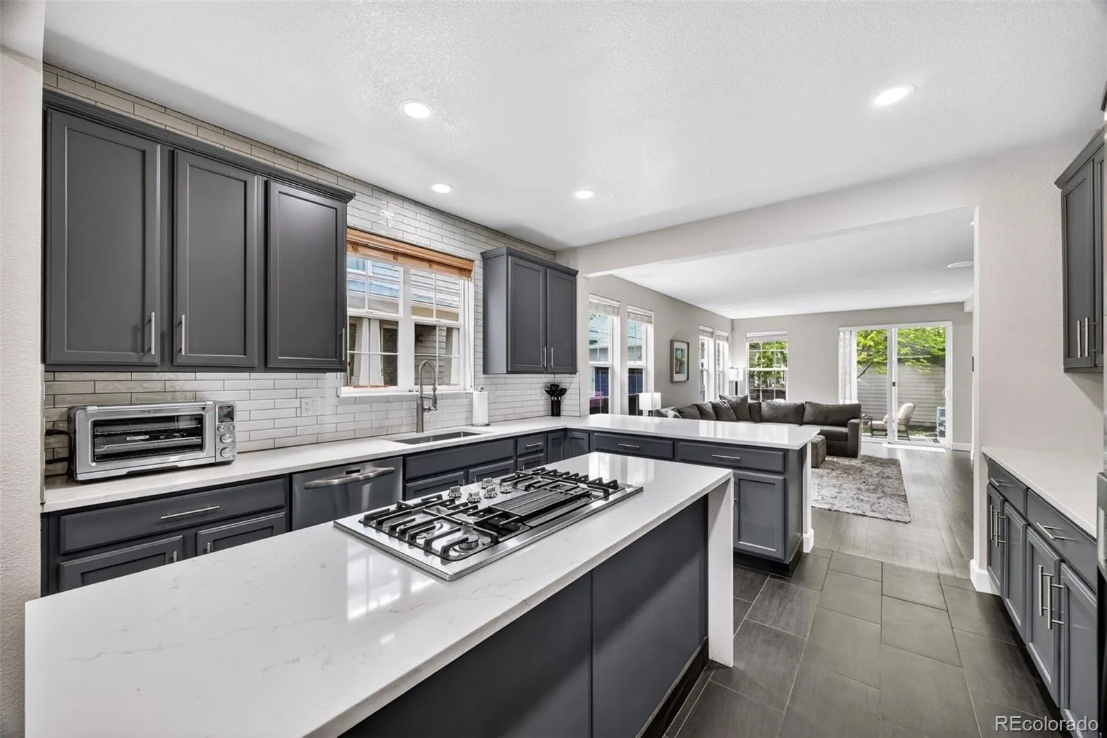 2651 N Valentia Street Denver CO 80238 MLS #REC9092307 05082026155750 1600 9