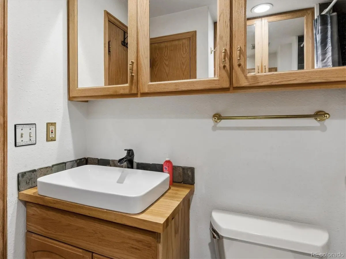 12173 W 27th Drive Lakewood CO 80215 MLS #REC9094497 05232026100432 1200 20