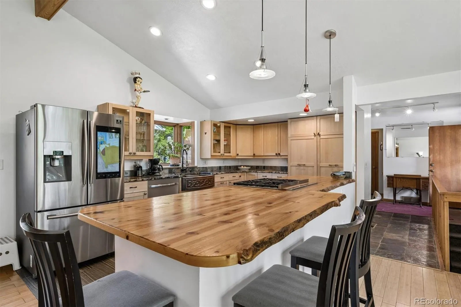 12173 W 27th Drive Lakewood CO 80215 MLS #REC9094497 05232026100432 1600 8