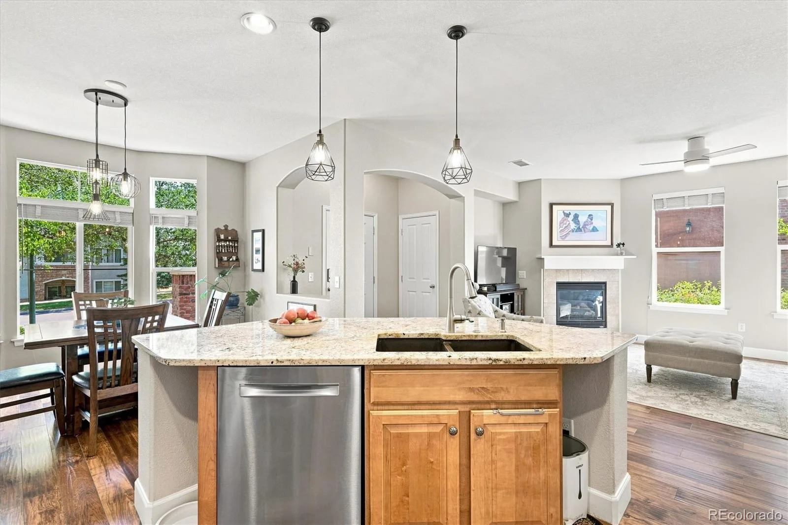 649 W Burgundy Street #C Highlands Ranch CO 80129 | MLS #REC9094534 08202026165032 1600 18