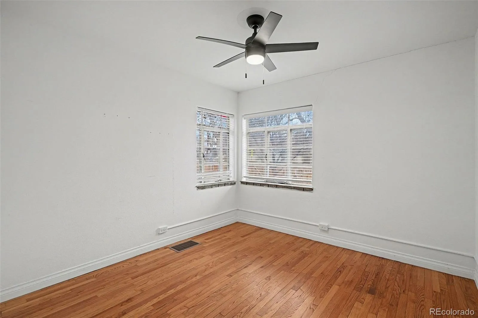 04162026200635 1600 10