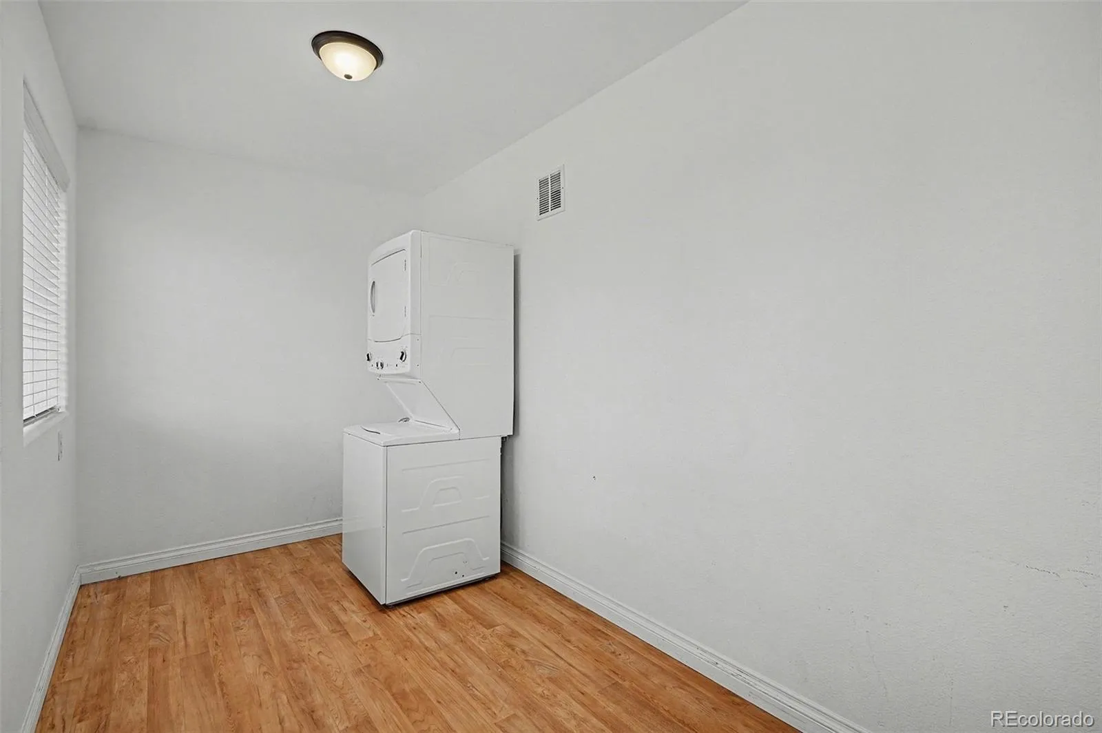 04162026200635 1600 8