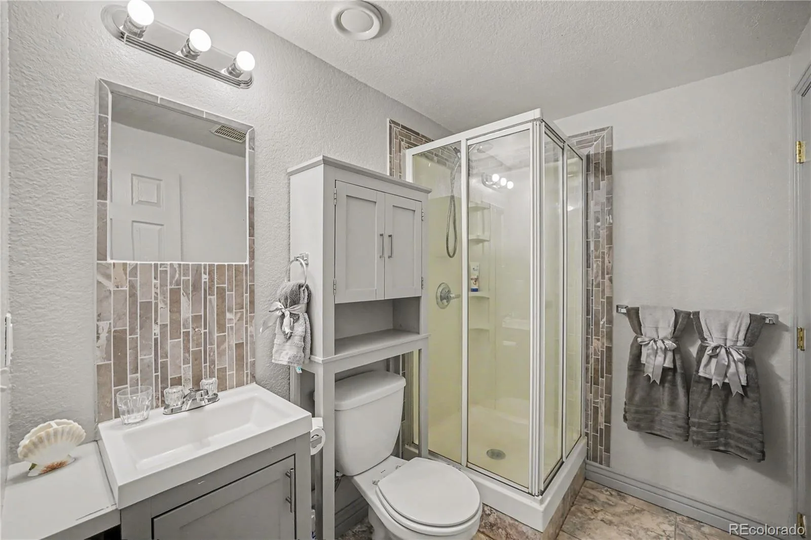 9204 W Radcliffe Place Littleton CO 80123 | MLS #REC9097798 08262026011527 1600 25