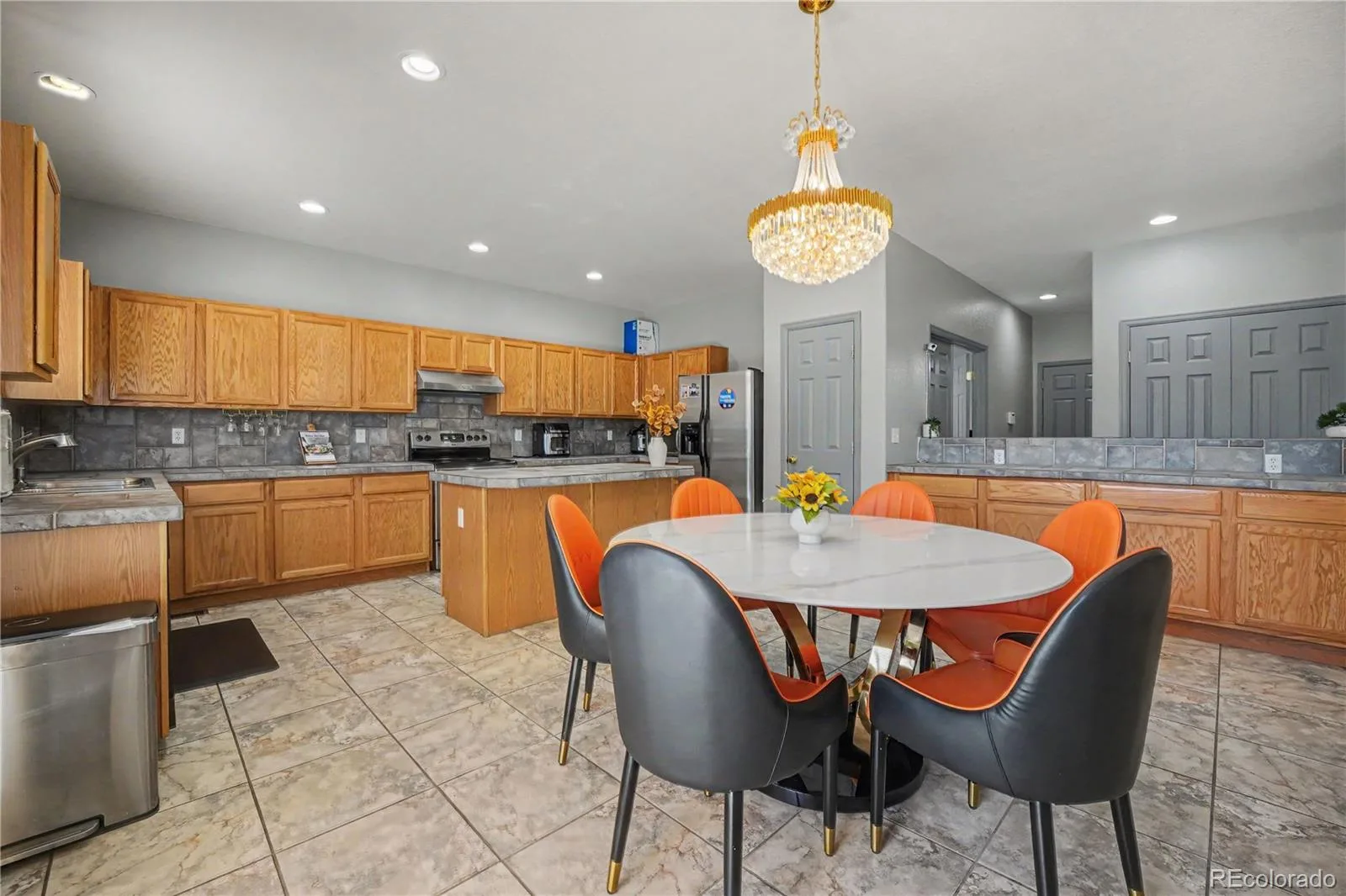 9204 W Radcliffe Place Littleton CO 80123 | MLS #REC9097798 08262026011527 1600 9
