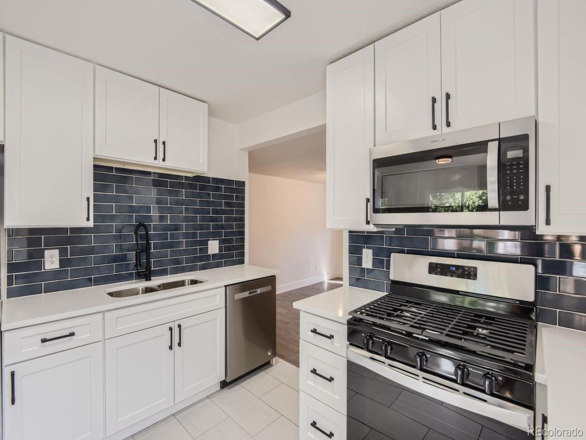 416 N Gilbert Street Castle Rock CO 80104 | MLS #REC9098070 MLS #REC9098070 image #0