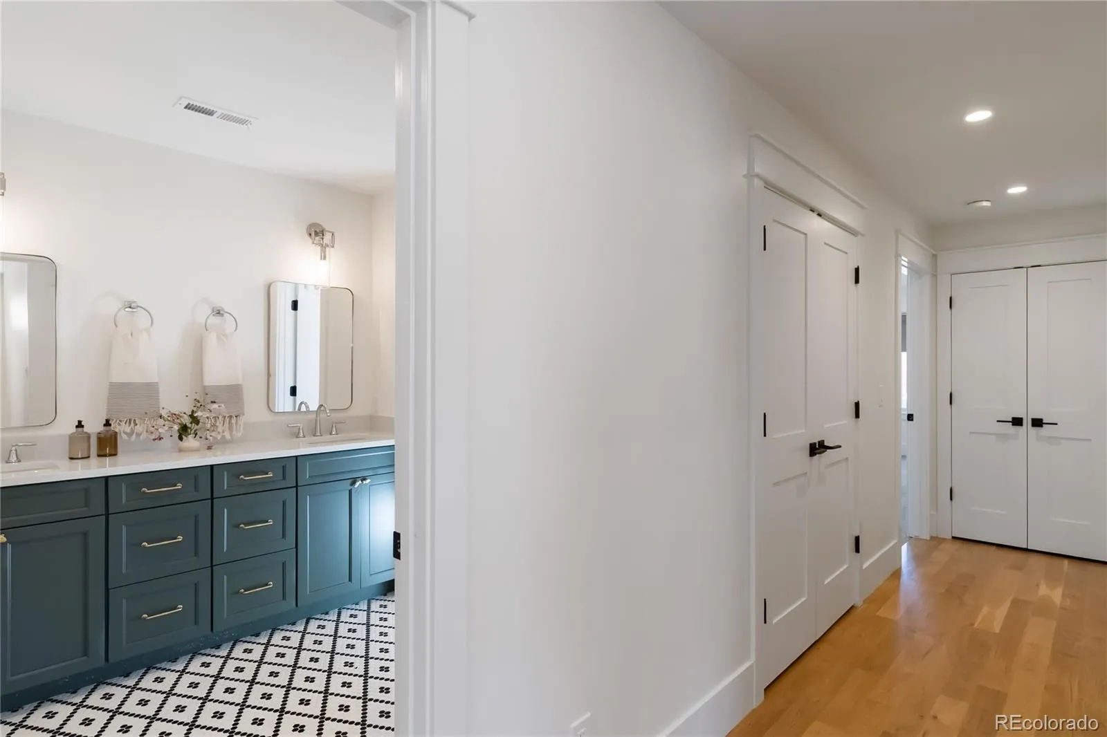 2645 Fairfax Street Denver CO 80207 MLS #REC9098590 05012026045208 1600 23