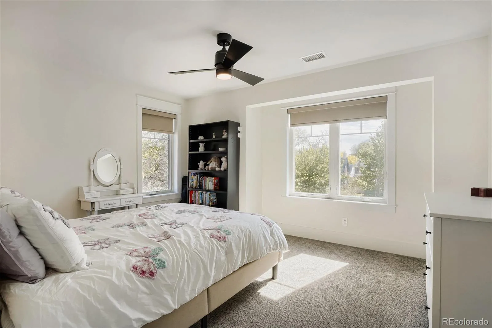 2645 Fairfax Street Denver CO 80207 MLS #REC9098590 05012026045208 1600 36