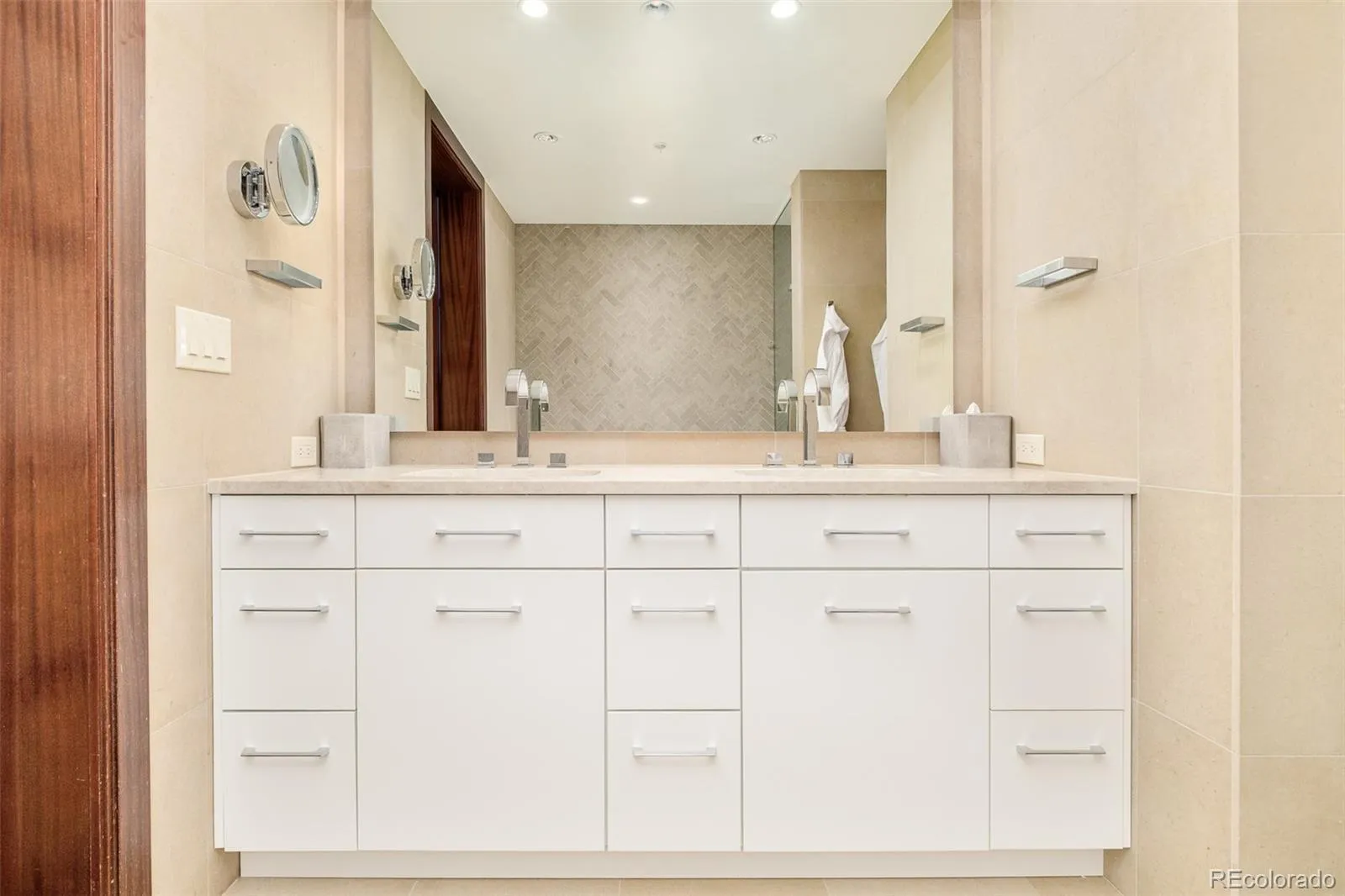 04192026164947 1600 24