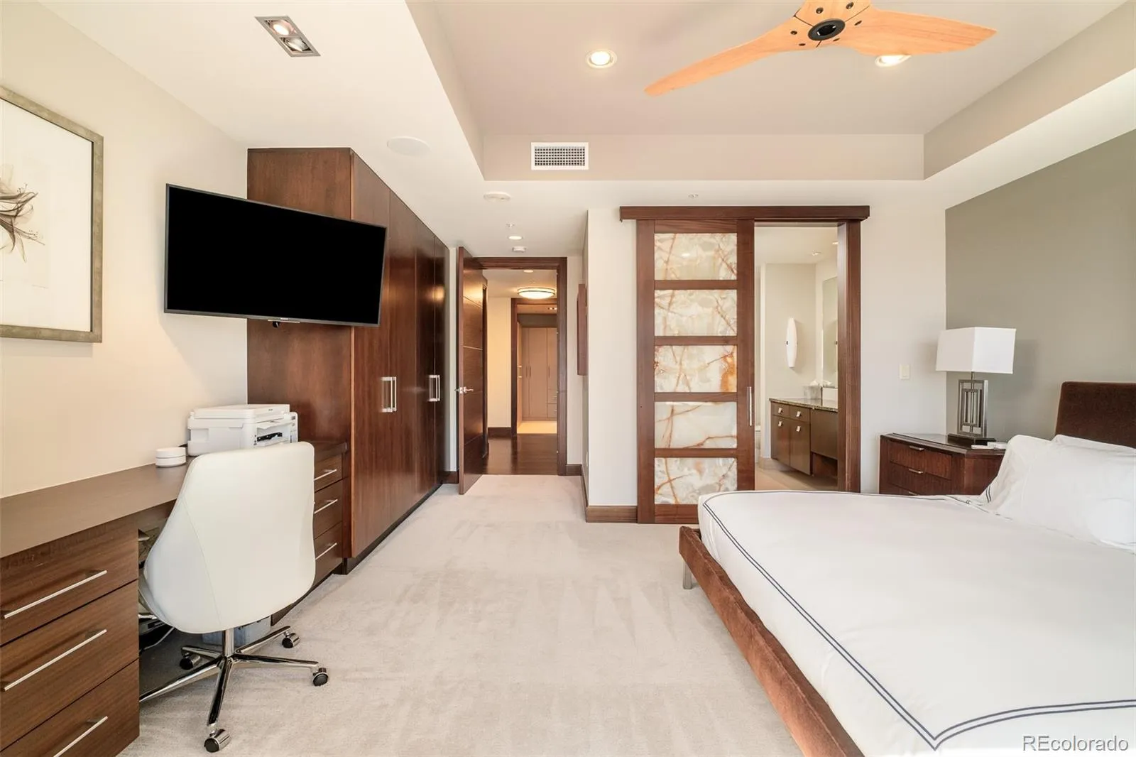 04192026164947 1600 32