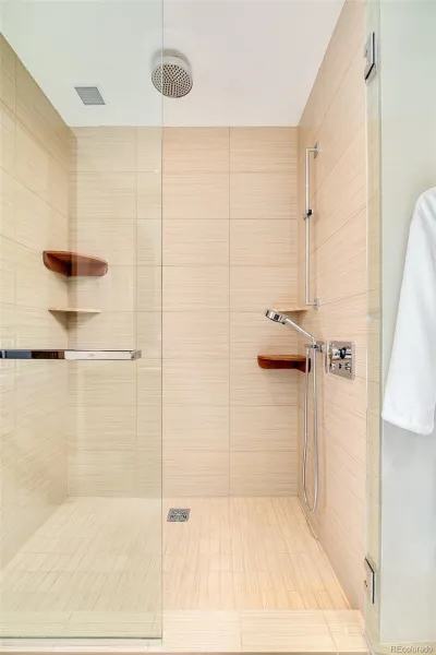 04192026164947 800 33