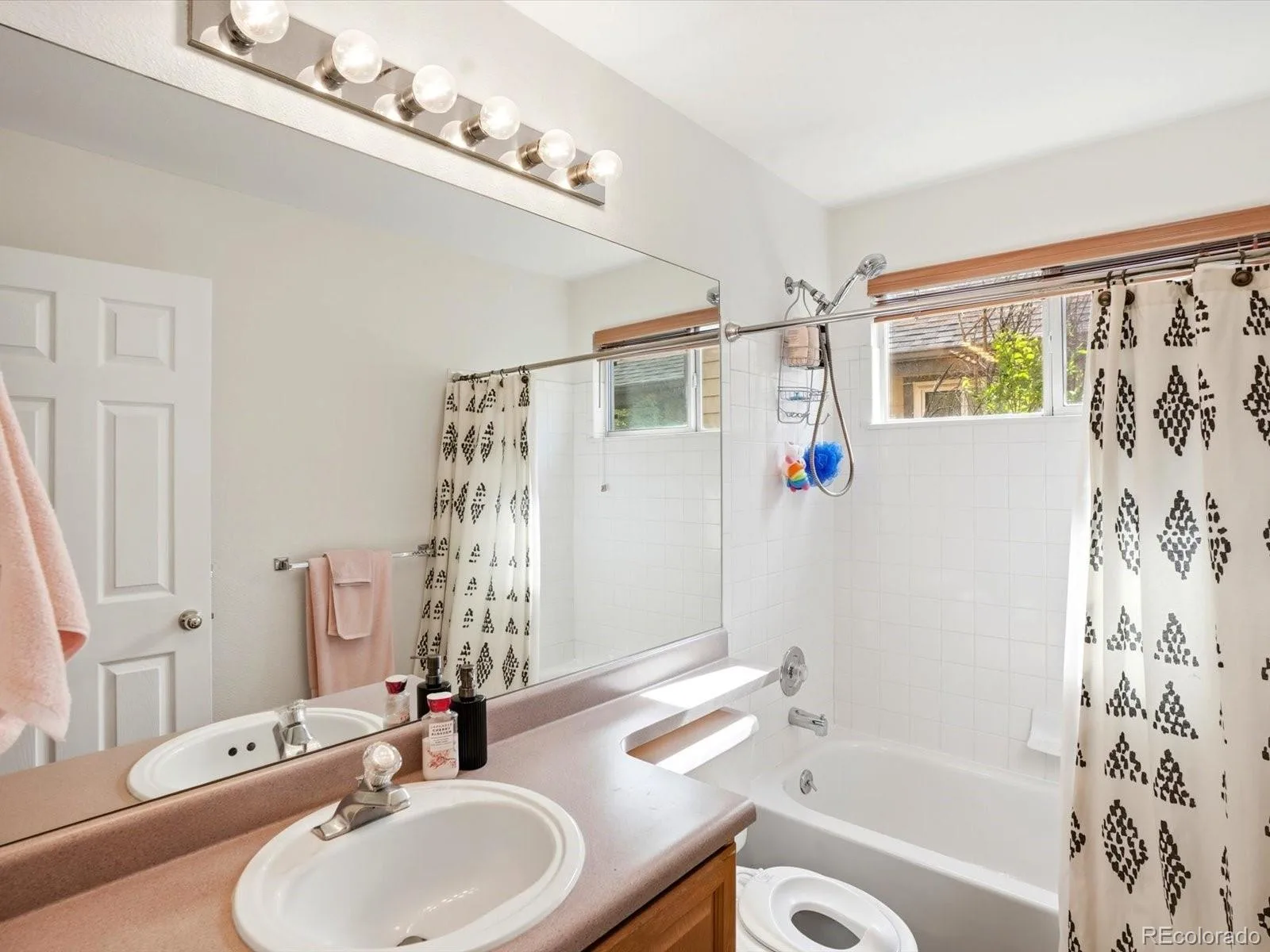 7444 E Villanova Place Denver CO 80231 MLS #REC9100424 06042026143841 1600 19