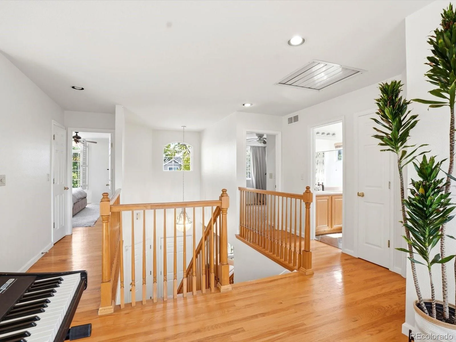 7444 E Villanova Place Denver CO 80231 MLS #REC9100424 06042026143841 1600 21