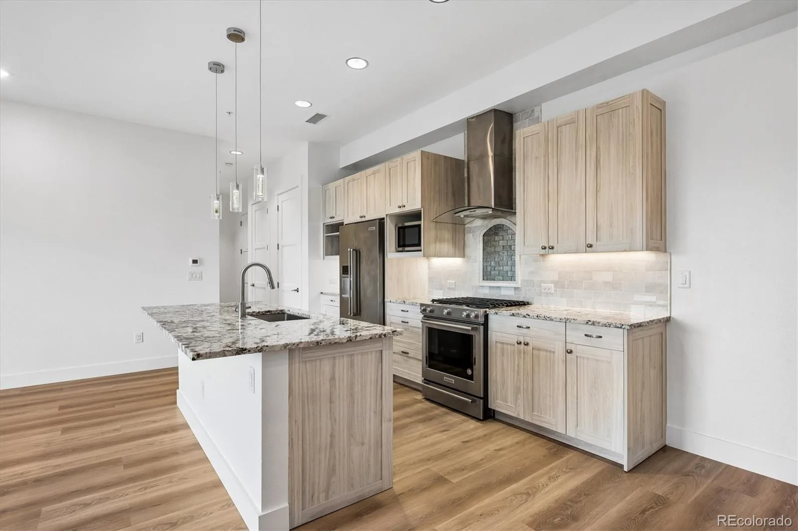 4885 S Monaco Street #207 Denver CO 80237 | MLS #REC9100680 09242026181904 1600 10