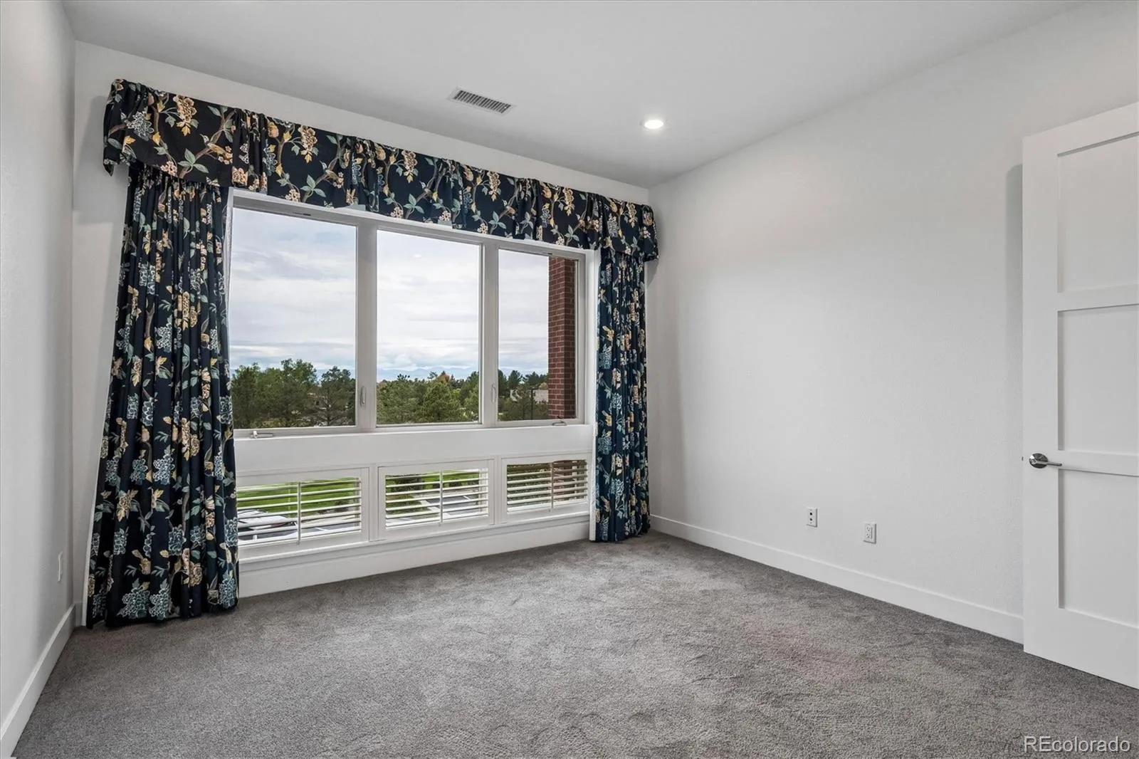 4885 S Monaco Street #207 Denver CO 80237 | MLS #REC9100680 09242026181904 1600 15
