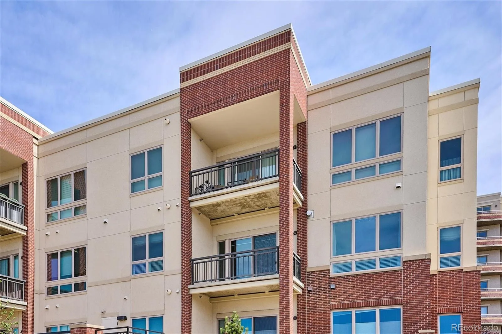 4885 S Monaco Street #207 Denver CO 80237 | MLS #REC9100680 09242026181904 1600 28