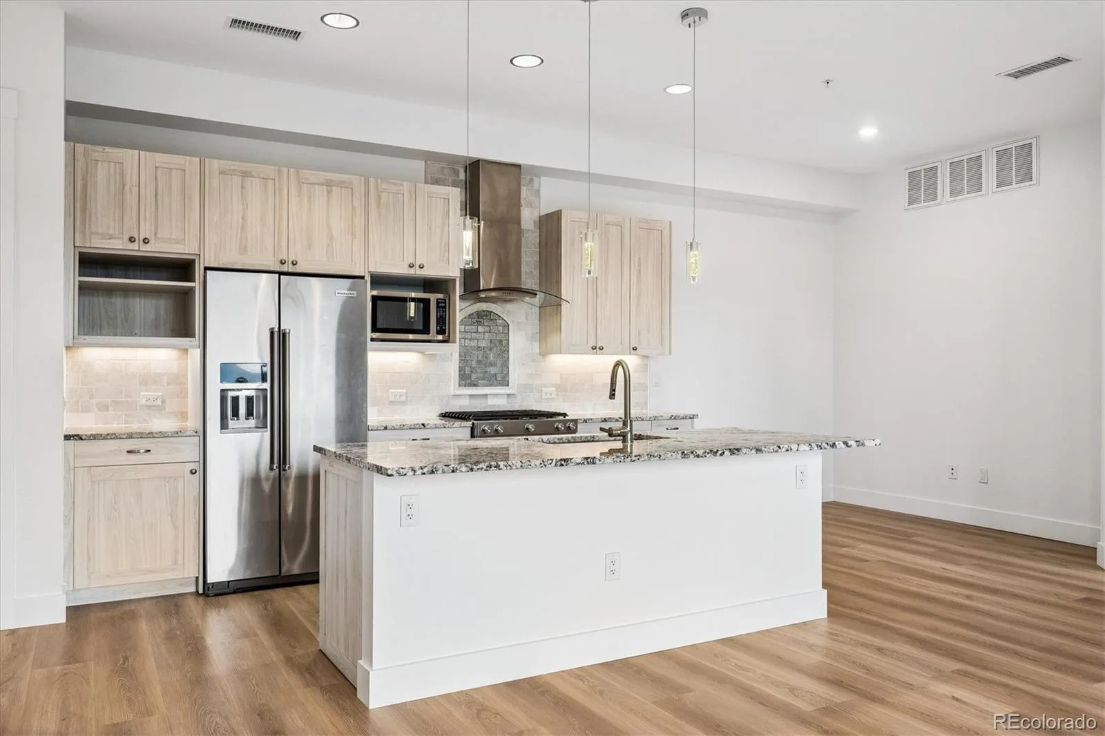 4885 S Monaco Street #207 Denver CO 80237 | MLS #REC9100680 09242026181904 1600 8