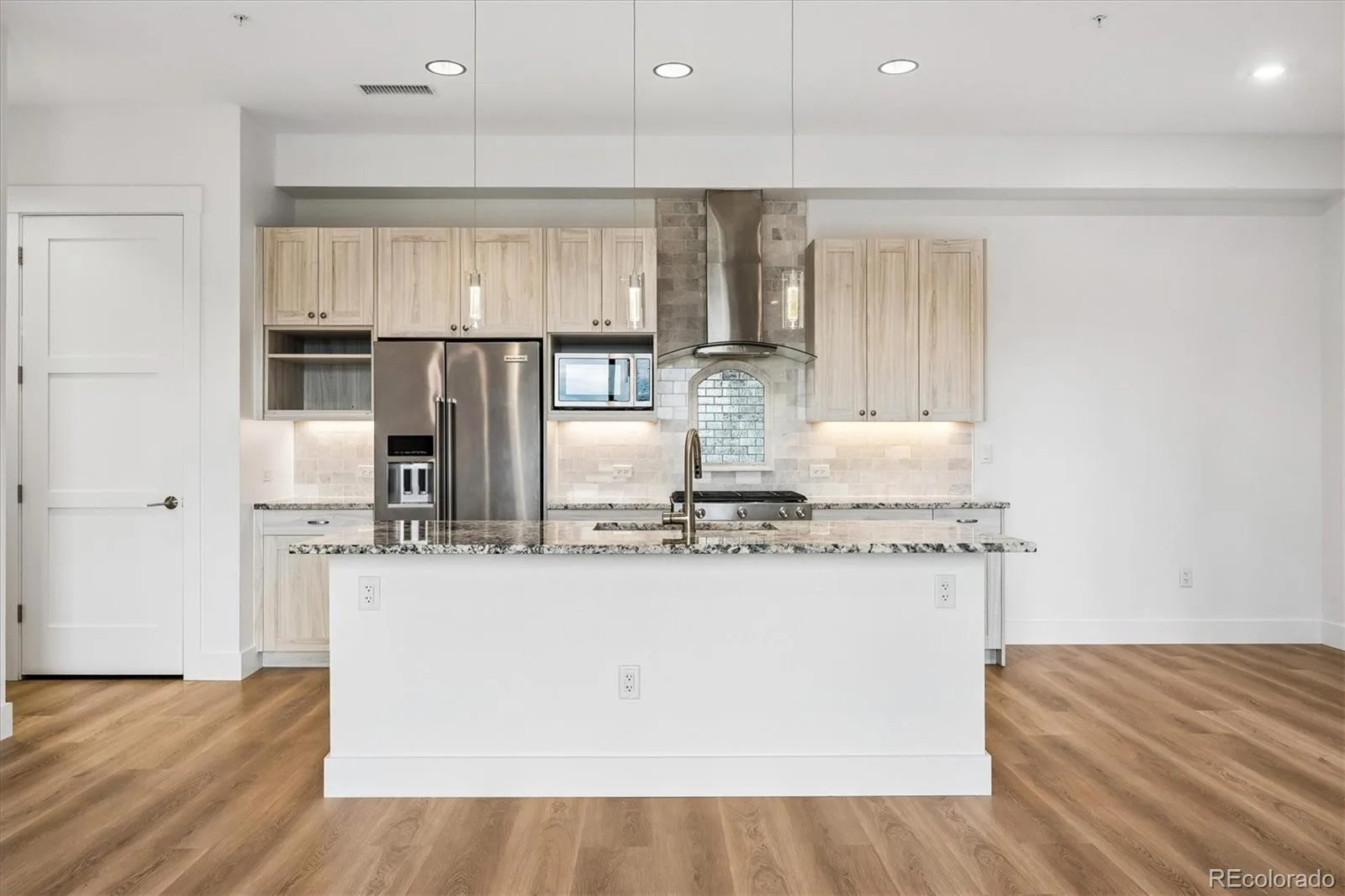 4885 S Monaco Street #207 Denver CO 80237 | MLS #REC9100680 09242026181904 1600 9