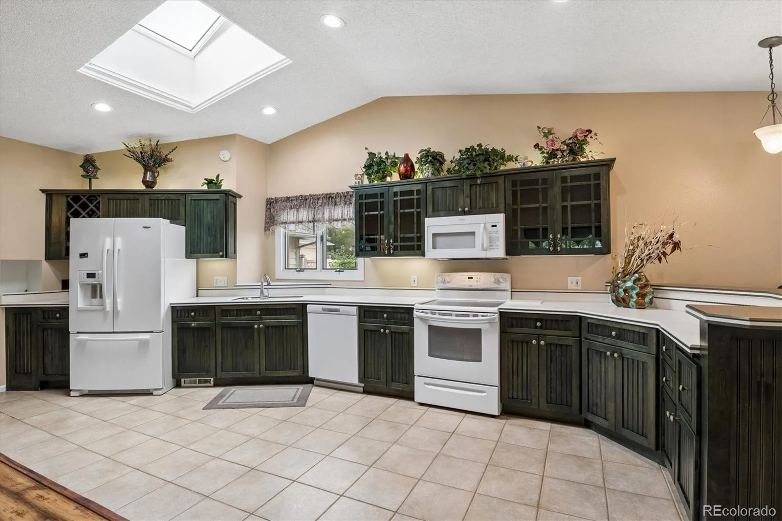 8 Walter Way Broomfield CO 80020 MLS #REC9100736 06262026183313 1600 12