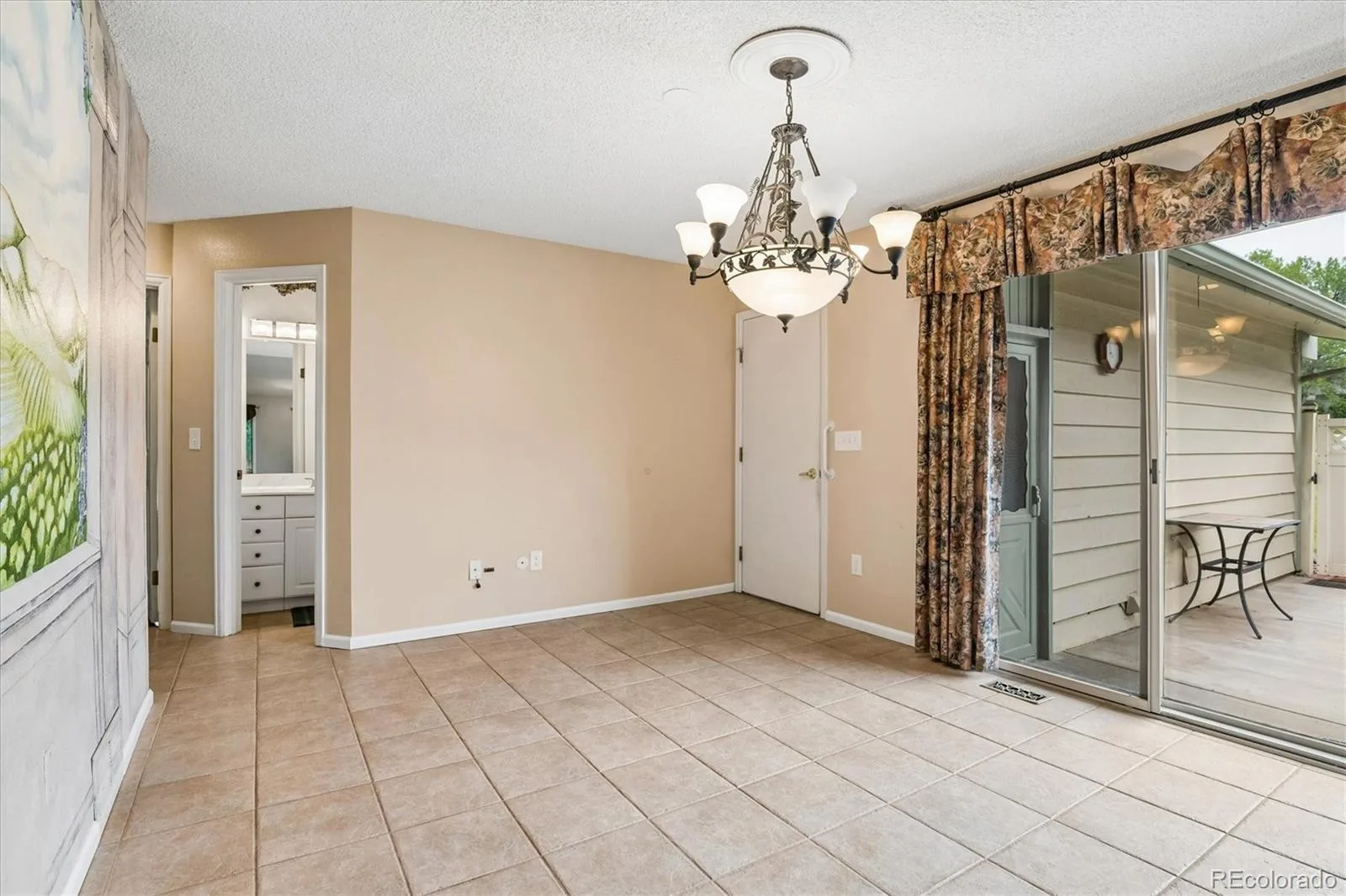 8 Walter Way Broomfield CO 80020 MLS #REC9100736 06262026183313 1600 13