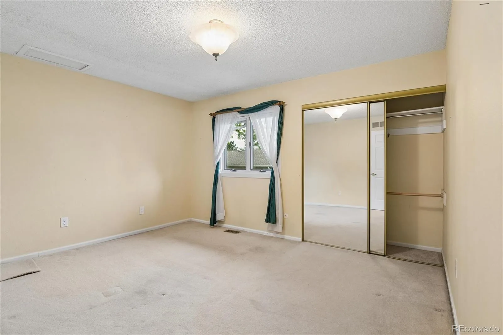 8 Walter Way Broomfield CO 80020 MLS #REC9100736 06262026183313 1600 15