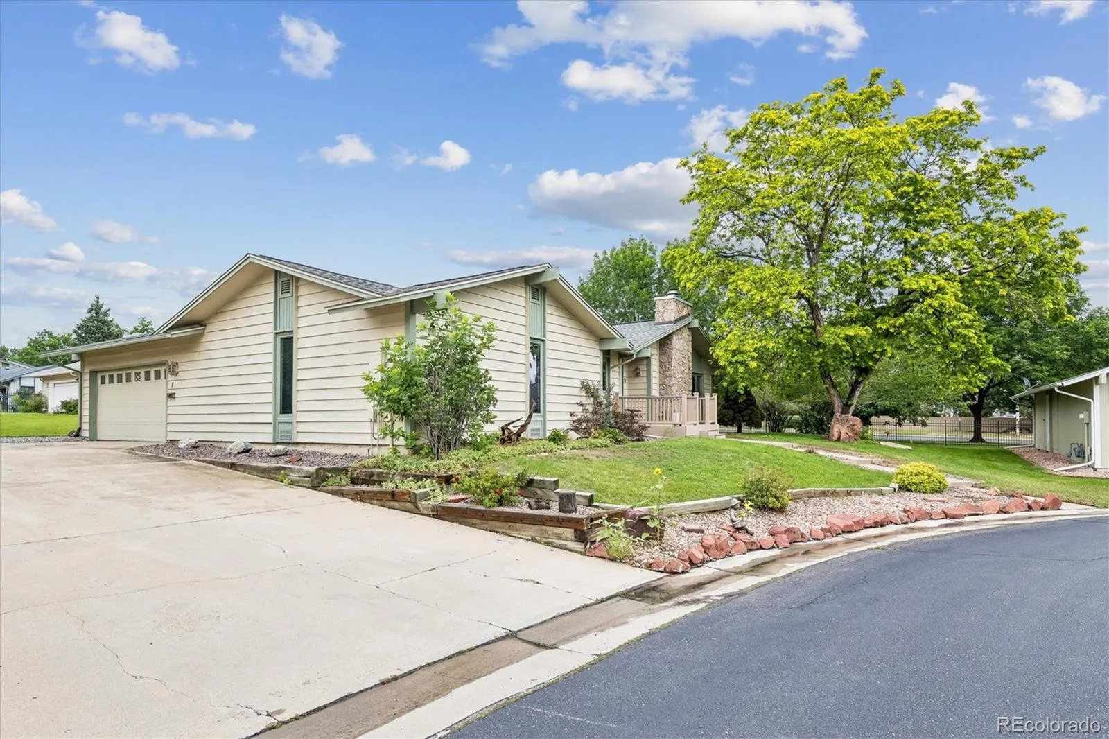 8 Walter Way Broomfield CO 80020 MLS #REC9100736 06262026183313 1600 2