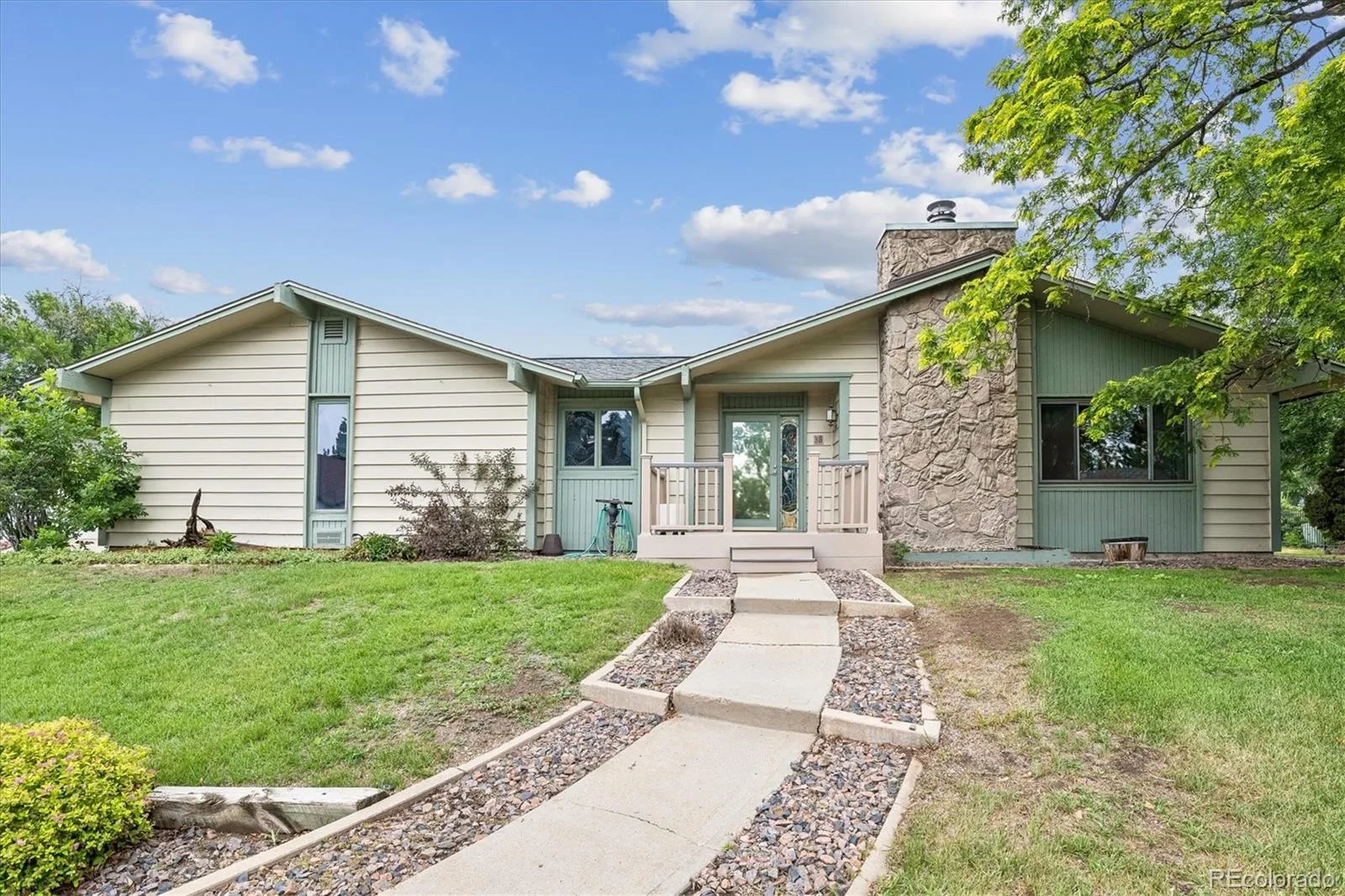 8 Walter Way Broomfield CO 80020 MLS #REC9100736 06262026183313 1600 4