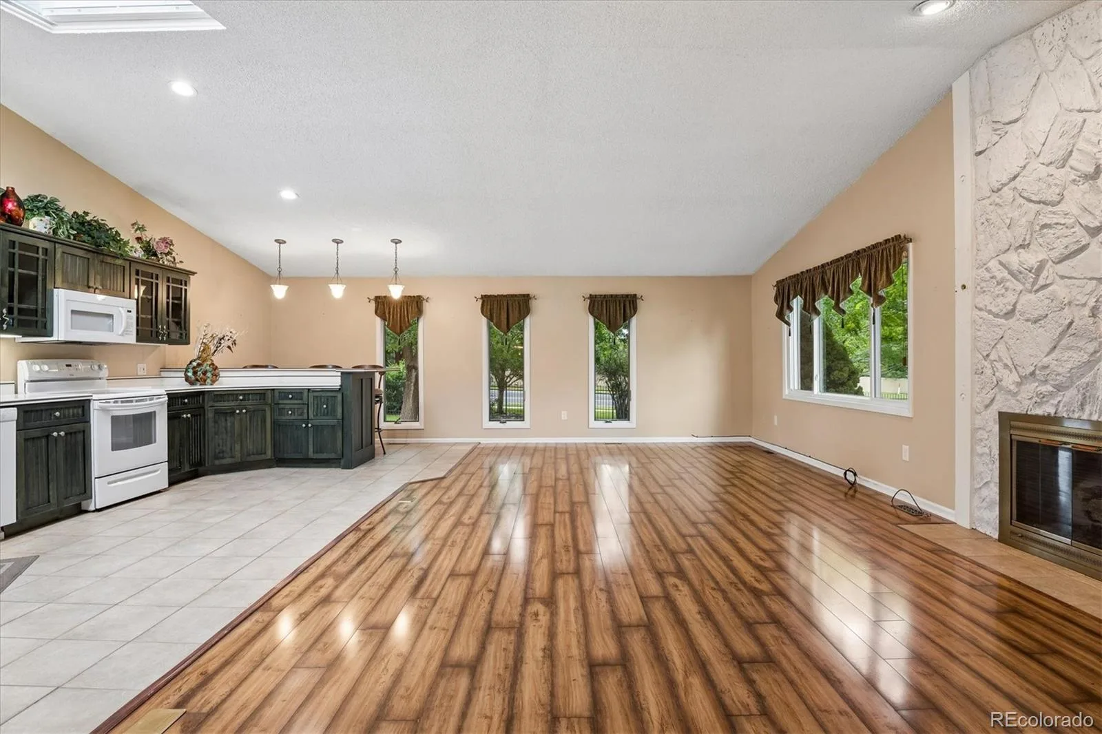 8 Walter Way Broomfield CO 80020 MLS #REC9100736 06262026183313 1600 5