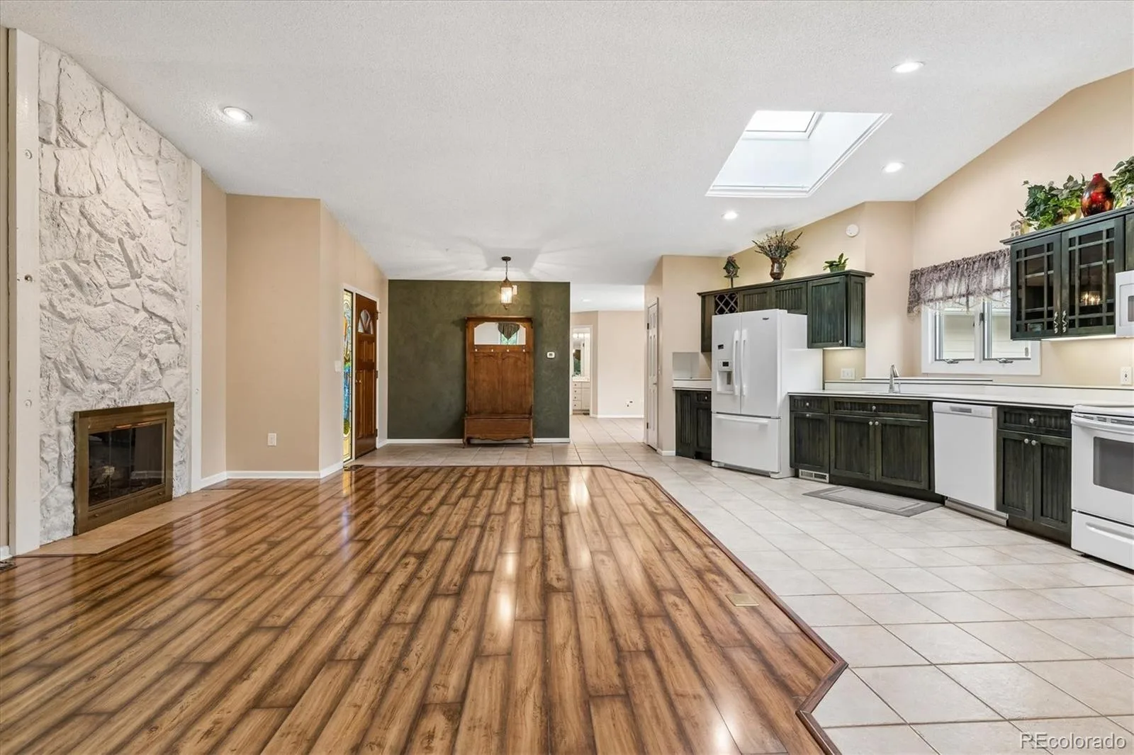8 Walter Way Broomfield CO 80020 MLS #REC9100736 06262026183313 1600 7