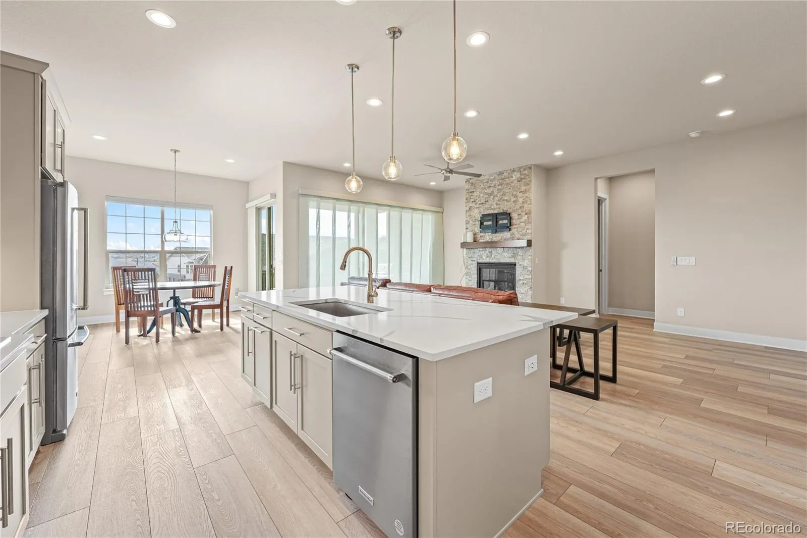 21996 E Allenspark Place Aurora CO 80016 MLS #REC9102657 04082026172618 1600 11