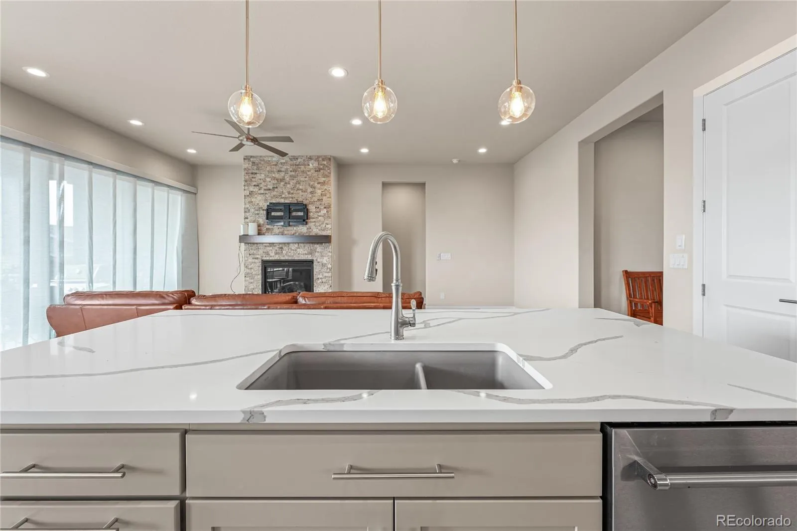 21996 E Allenspark Place Aurora CO 80016 MLS #REC9102657 04082026172618 1600 12