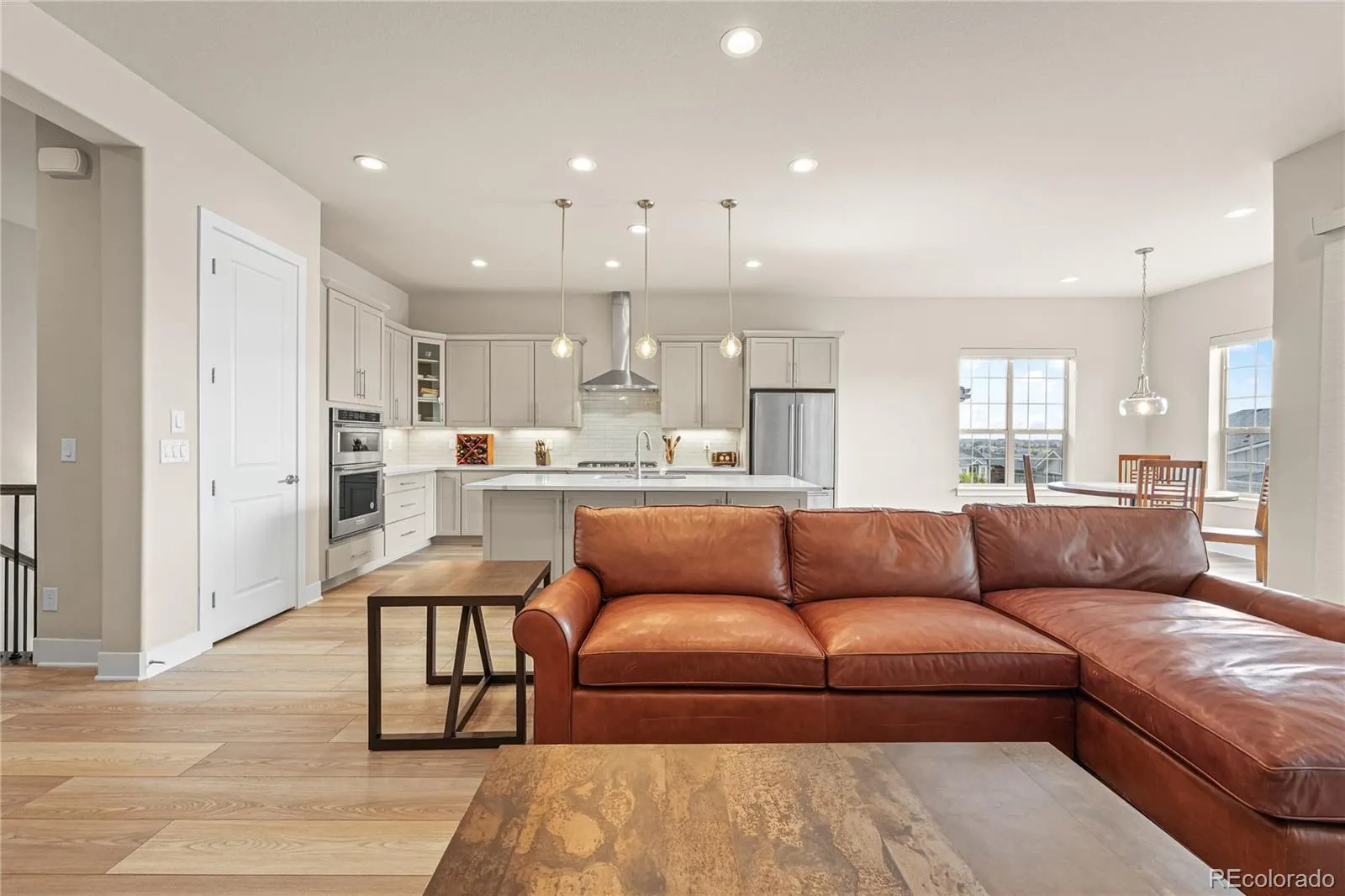 21996 E Allenspark Place Aurora CO 80016 MLS #REC9102657 04082026172618 1600 13