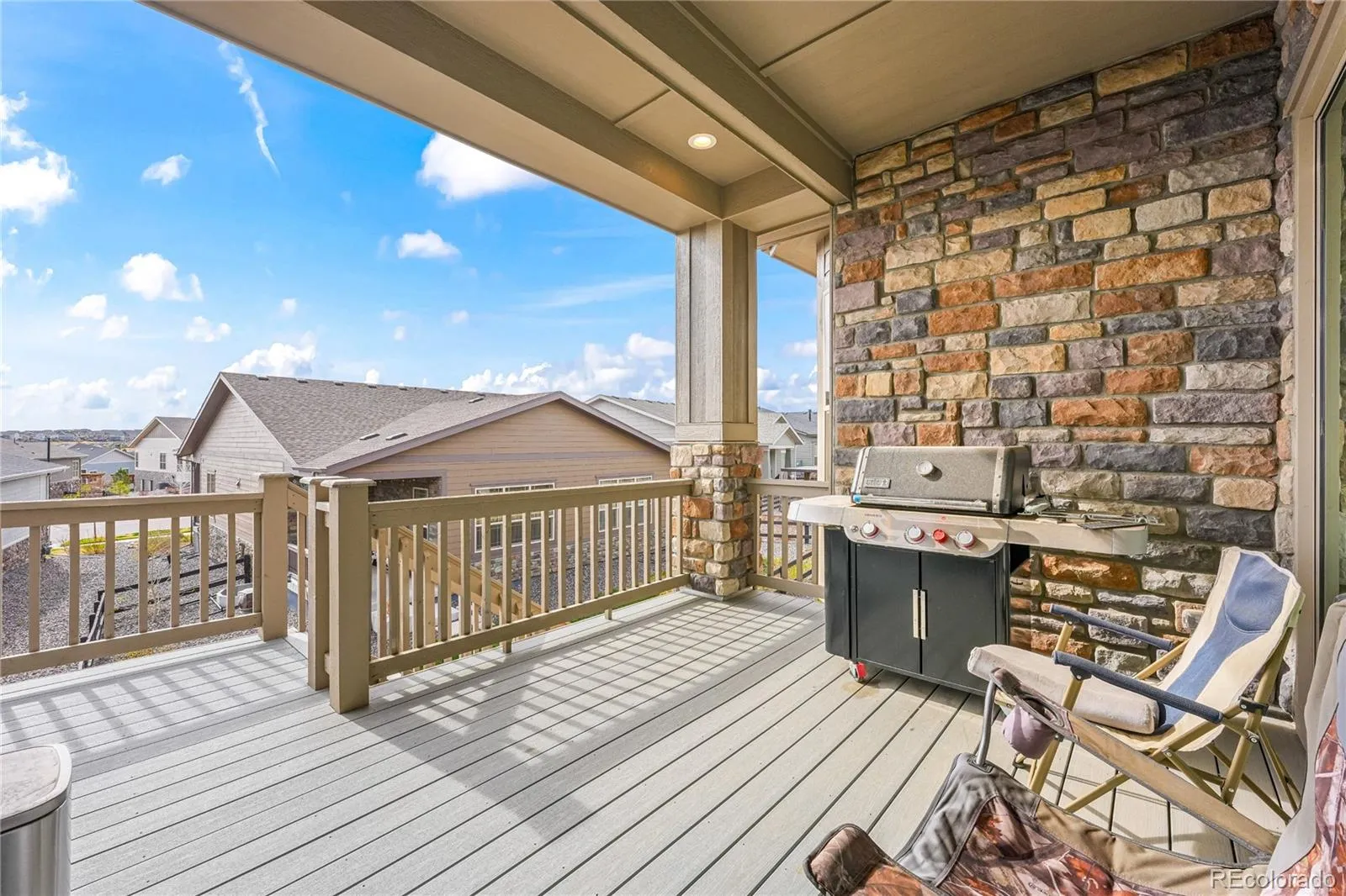 21996 E Allenspark Place Aurora CO 80016 MLS #REC9102657 04082026172618 1600 34