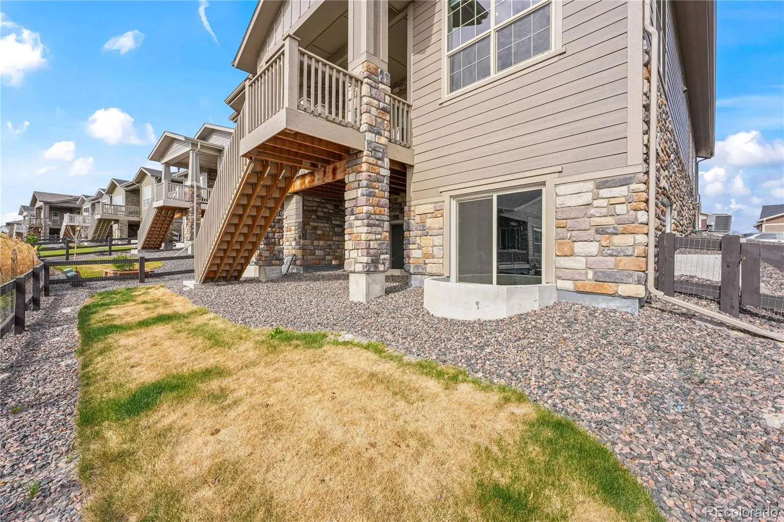 21996 E Allenspark Place Aurora CO 80016 MLS #REC9102657 04082026172618 1600 37