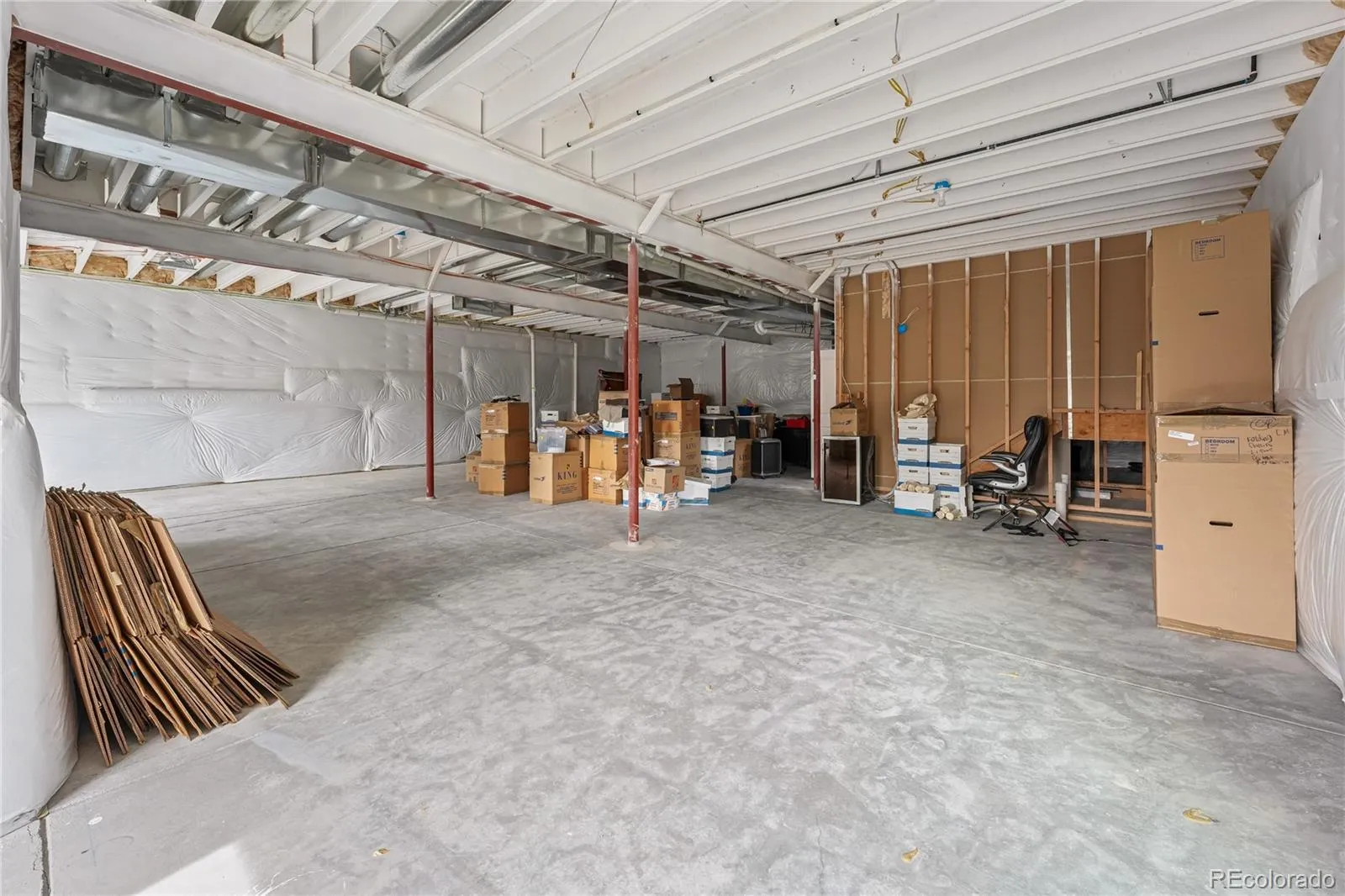 21996 E Allenspark Place Aurora CO 80016 MLS #REC9102657 04082026172618 1600 38