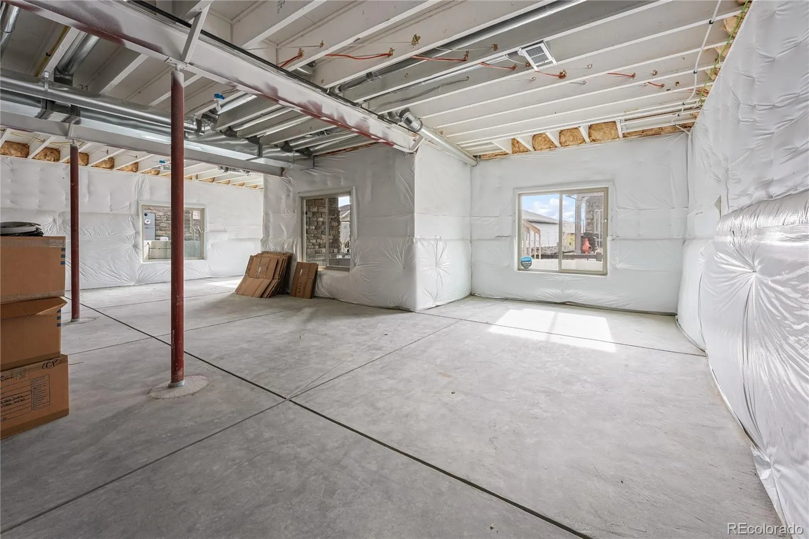 21996 E Allenspark Place Aurora CO 80016 MLS #REC9102657 04082026172618 1600 39