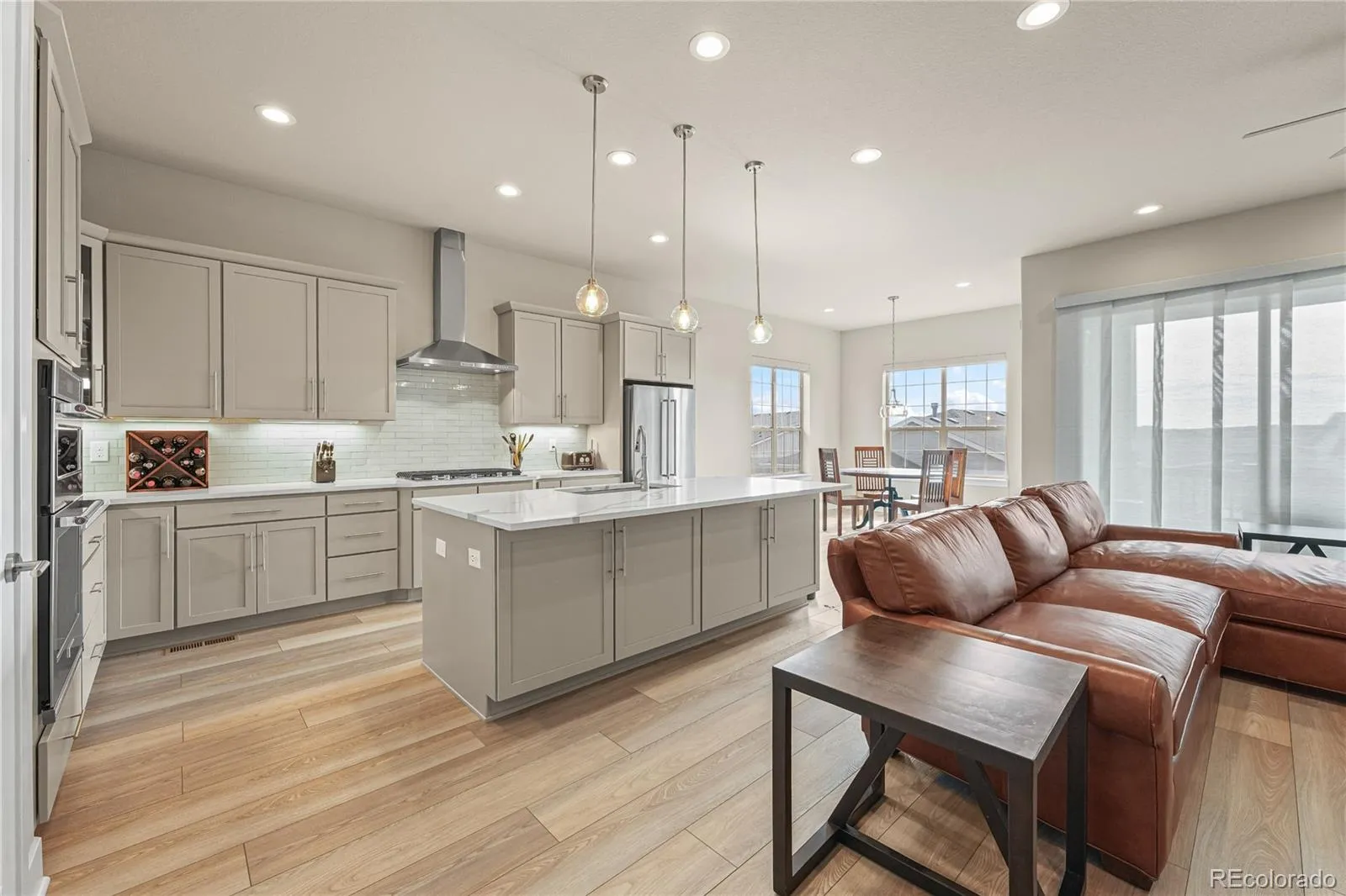 21996 E Allenspark Place Aurora CO 80016 MLS #REC9102657 04082026172618 1600 5