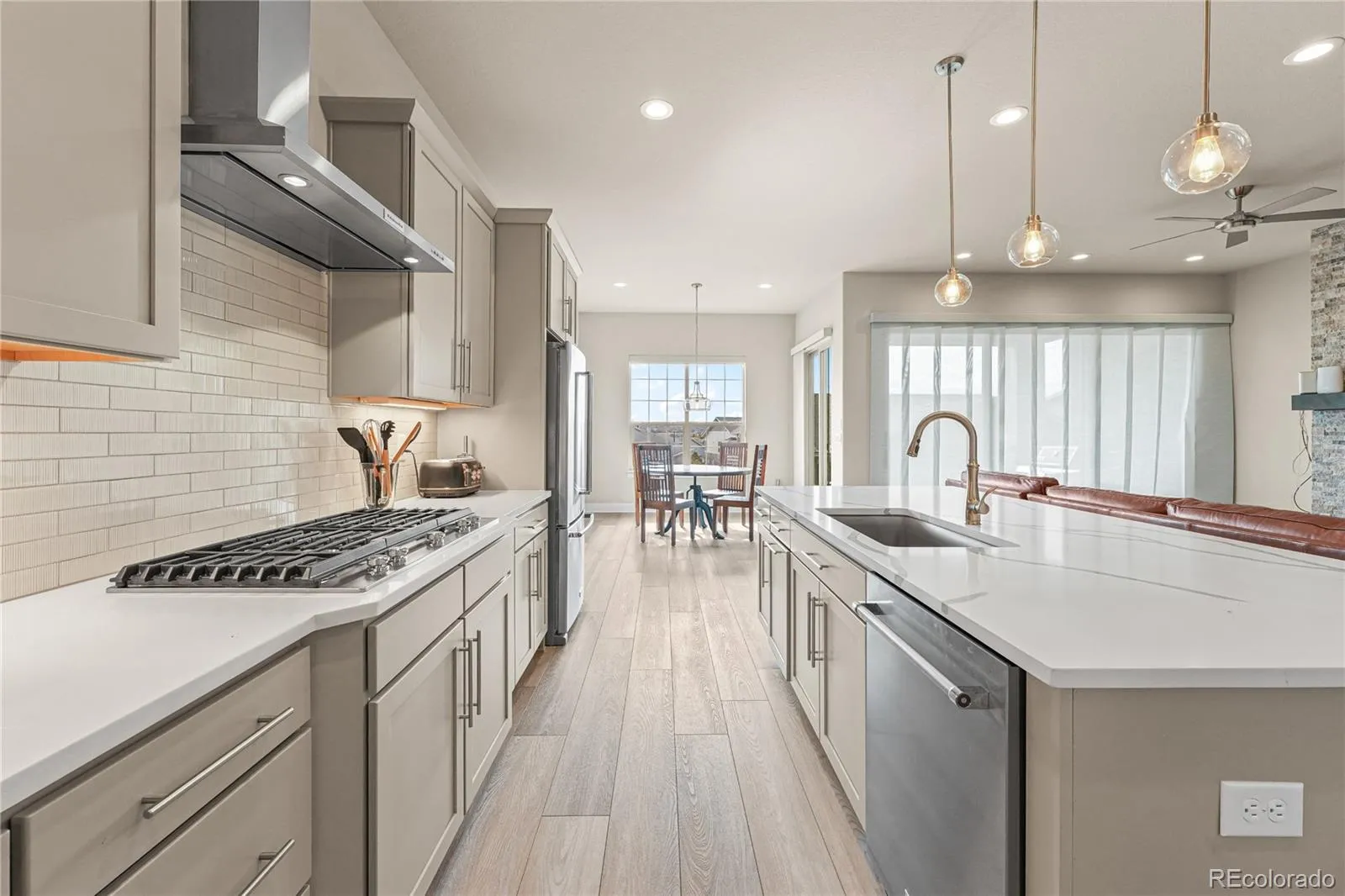 21996 E Allenspark Place Aurora CO 80016 MLS #REC9102657 04082026172618 1600 8