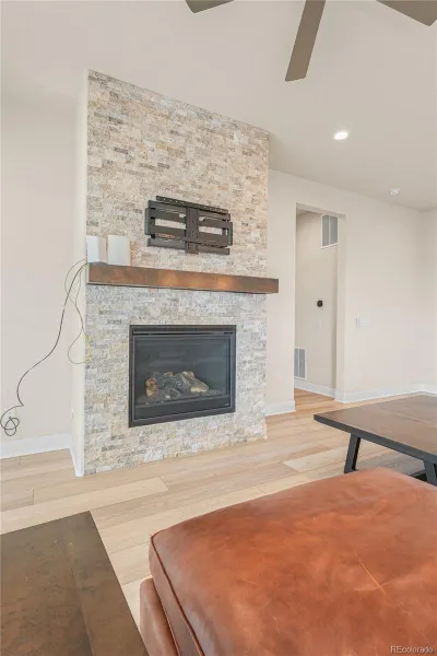 21996 E Allenspark Place Aurora CO 80016 MLS #REC9102657 04082026172618 800 21